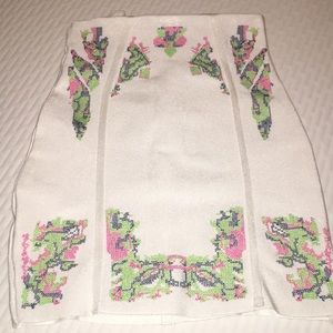 White Body-con (M) skirt w/ design